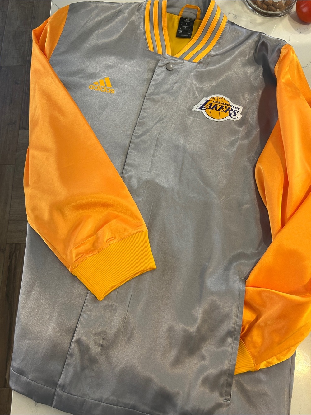 adidas adult size XL Los Angeles Lakers Satin Jacket - Gray & Gold